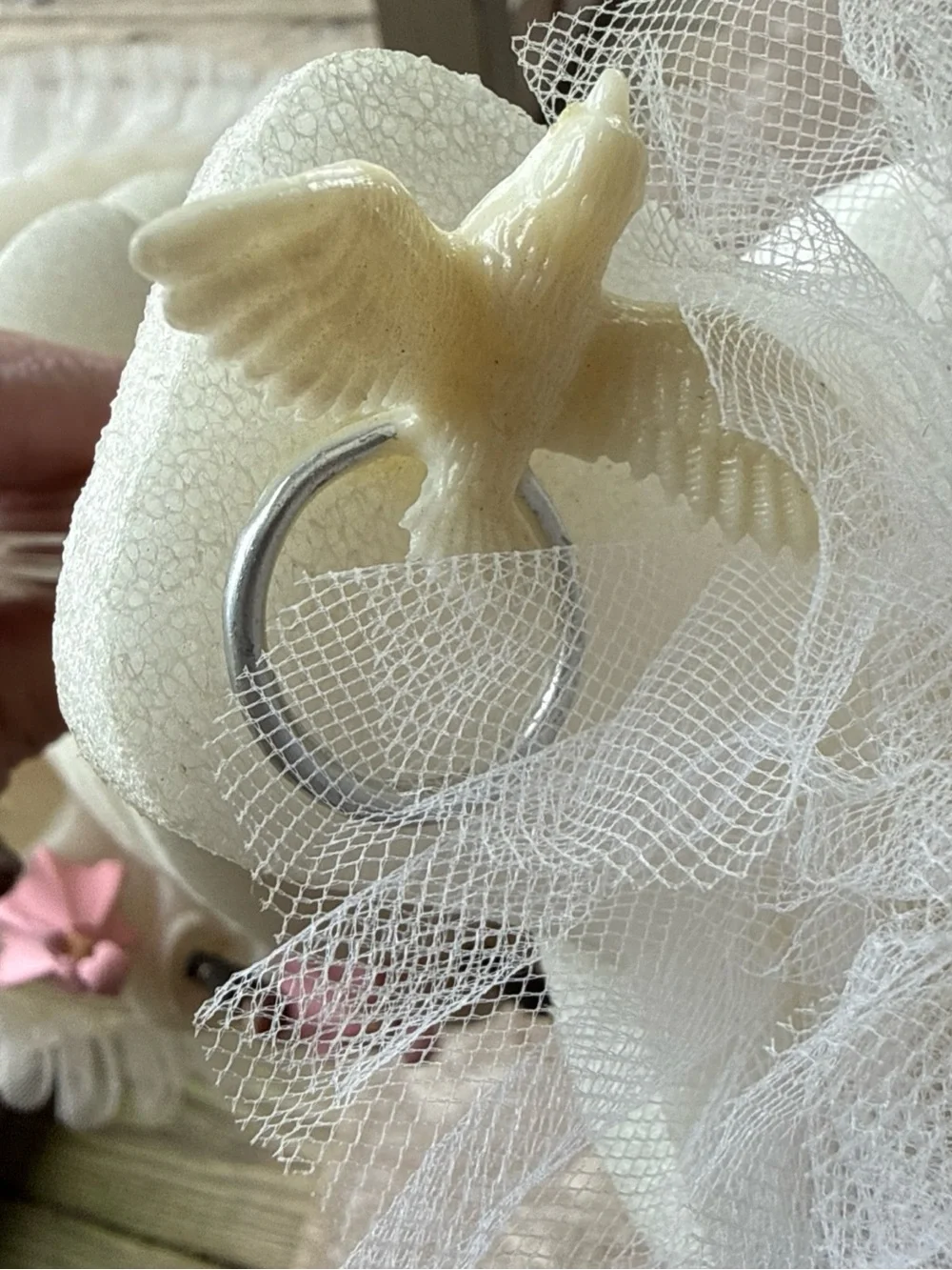 VintageClassic White & Pink Wedding Cake Topper - Elegant Bridal Party Figurine